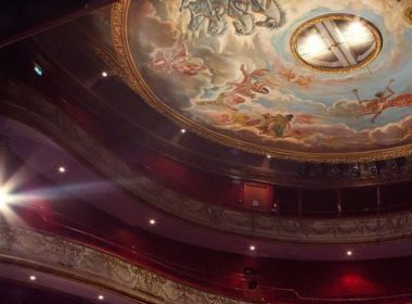 Na een wandeling langs de Seine, stap je op het podium!