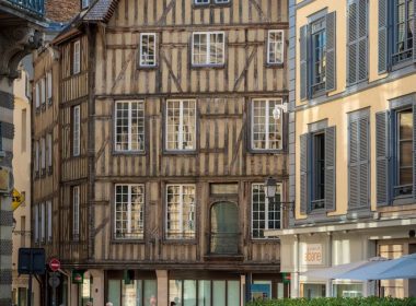 Een heel opmerkelijk balkon…