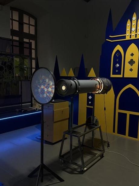 La fabuleuse machine à fabriquer des vitraux